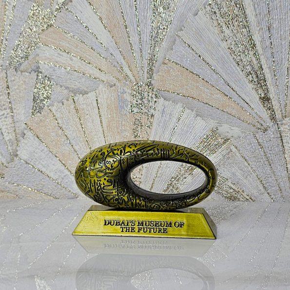 “Dubai souvenirs available online – authentic UAE gifts and cultural items”